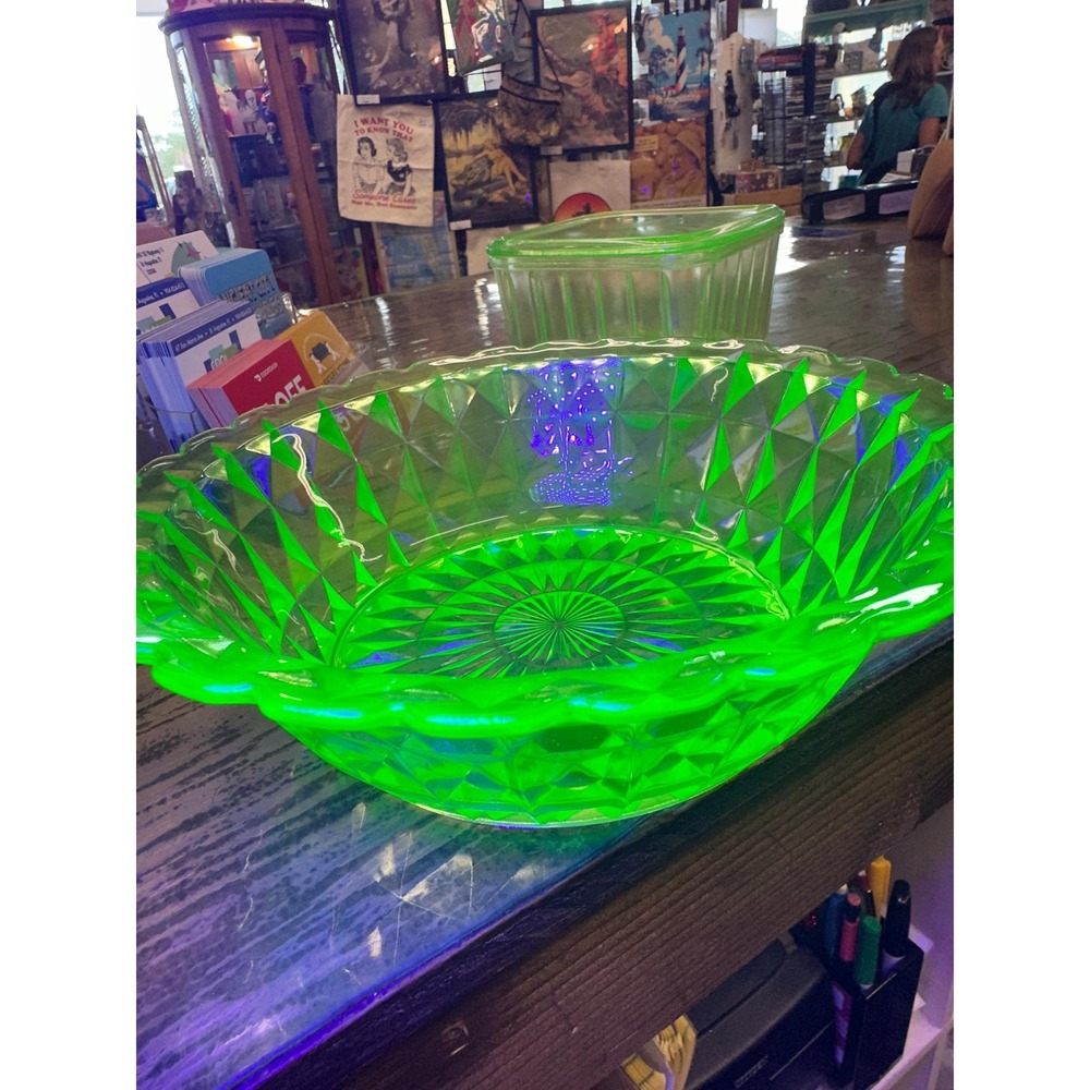 Vintage Jeanette Uranium Glass Bowl